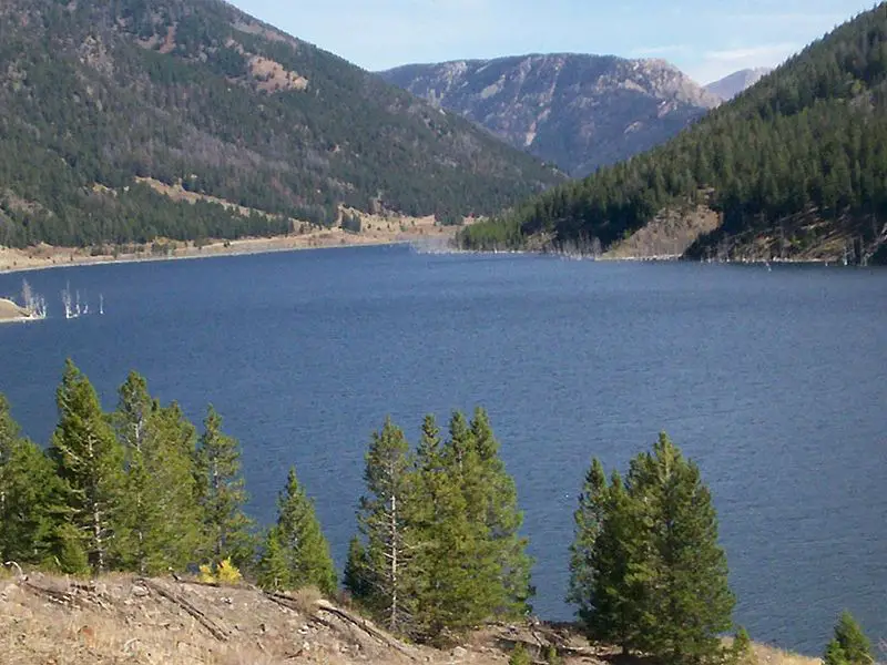 File:Quakelakemontana.jpg