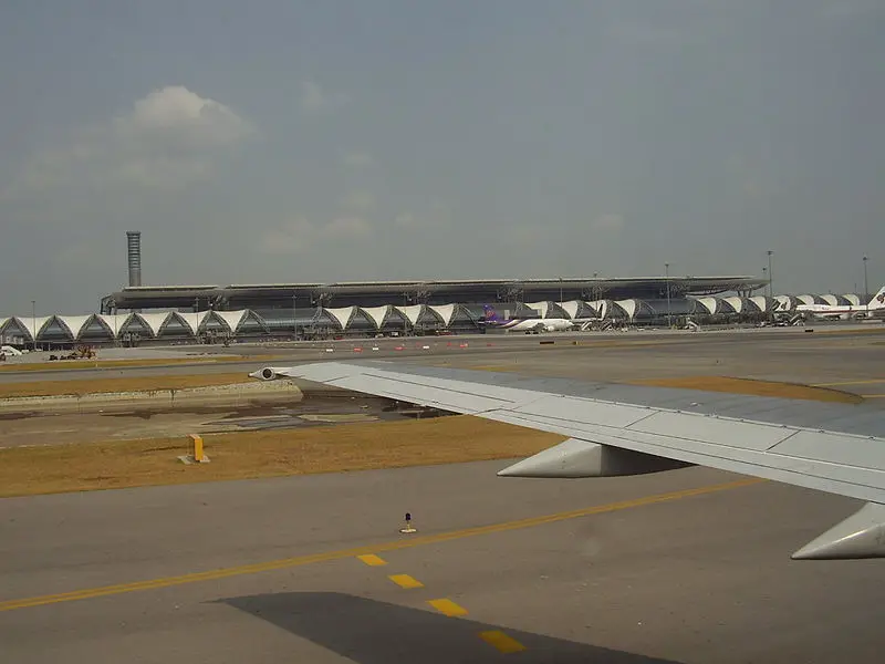 File:SBIA-concourse D PB270178.JPG