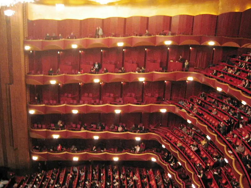 File:Metropolitan Opera auditorium.jpg
