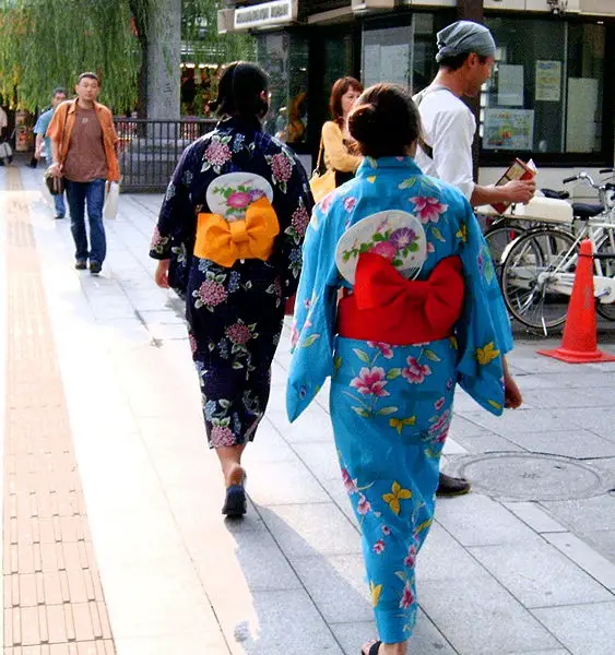 File:Yukata tokyo.JPG