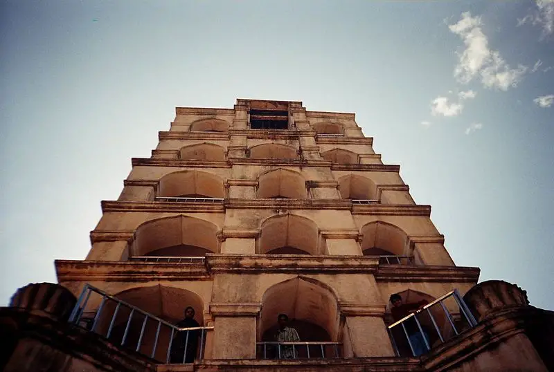File:BELL TOWER- Thanjavur.JPG