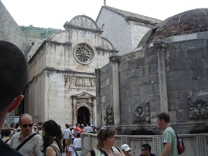File:Dubrovnik-font.jpg