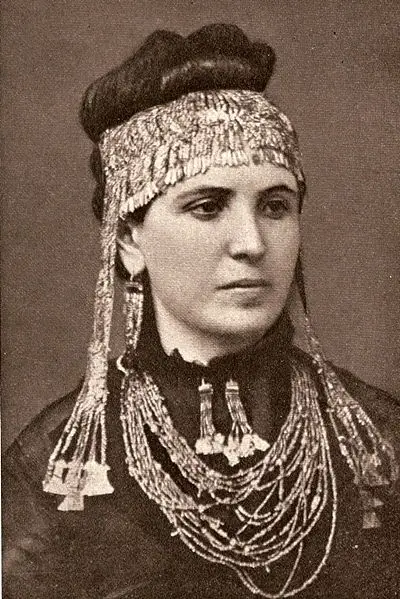 File:Sophia schliemann treasure.jpg