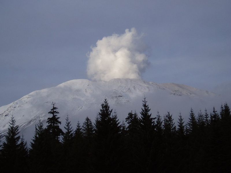 File:StHelensDecember2004.jpg