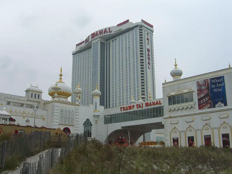 File:TrumpTajMahal.jpg