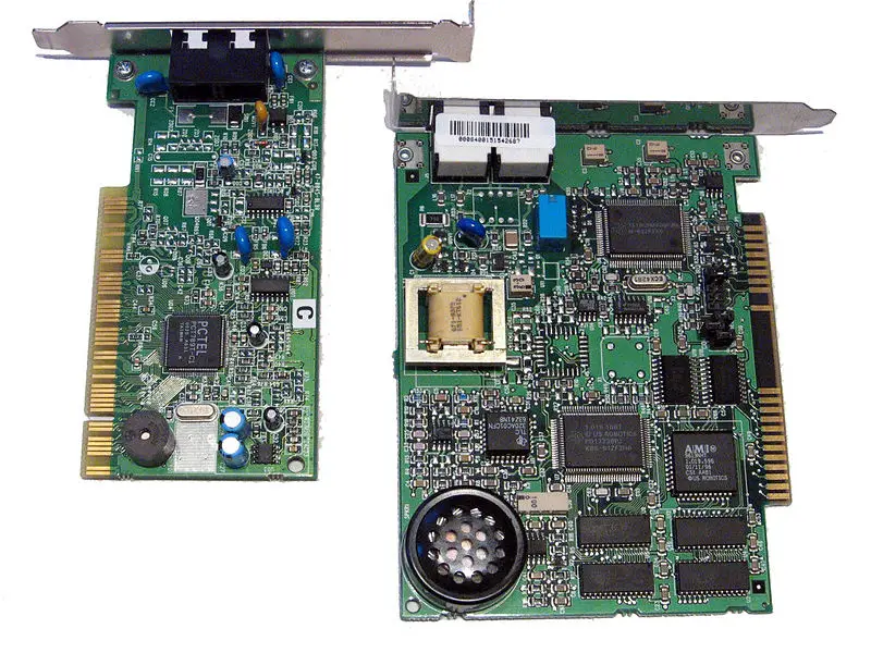 File:WinmodemAndRegularModem.jpg