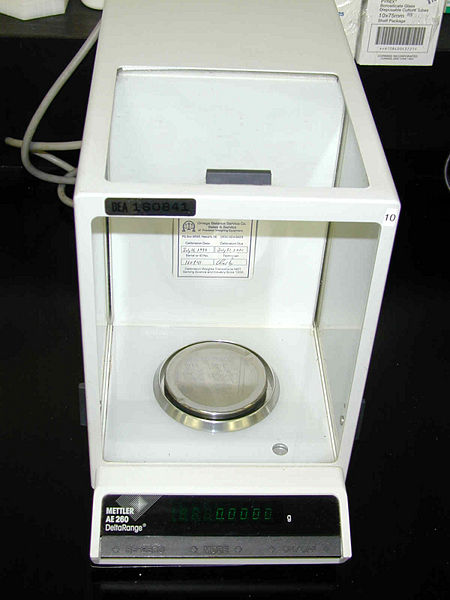 File:Analytical balance mettler ae-260.jpg