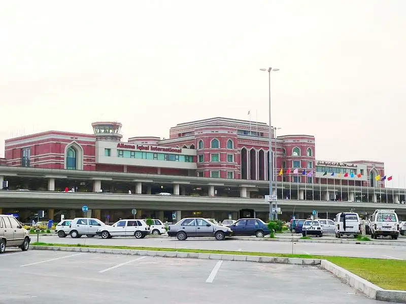 File:AllamaIqbalAirport.JPG