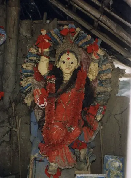 File:Göttin Manasa in Lehm.jpg