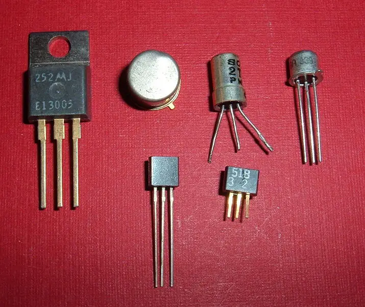 File:Transistors.agr.jpg