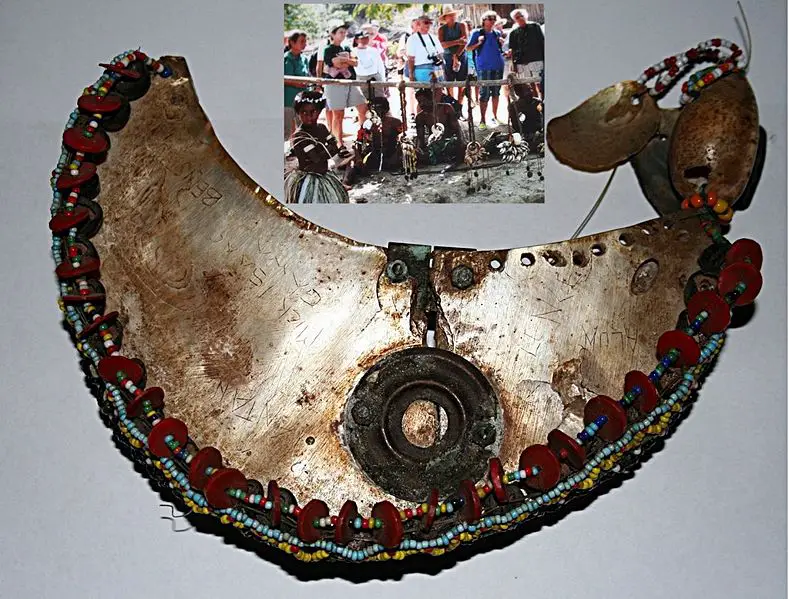 File:Kula bracelet with insert.jpg