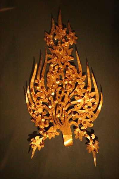 File:Baekje Diadem King 2.jpg
