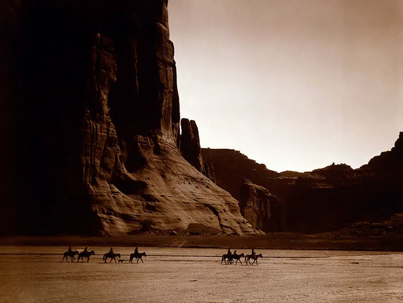 File:Canyon de Chelly, Navajo.jpg