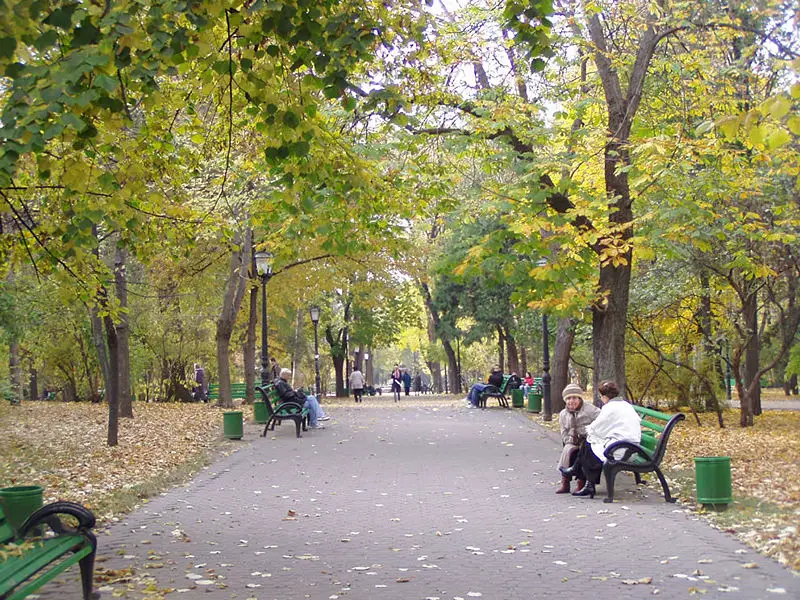 File:Chi stefan park.jpg
