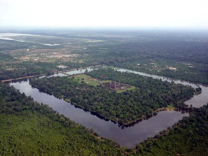 File:Angkor-Wat-from-the-air.JPG
