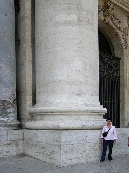 File:Column.on.st.peters.basilica.rome.arp.jpg