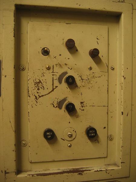 File:Mit-old-elevator-panel.jpg