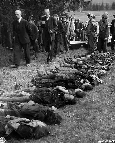 File:VolarydeadJews.jpg