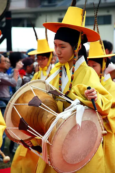 File:Korean.Music-Janggu-01.jpg