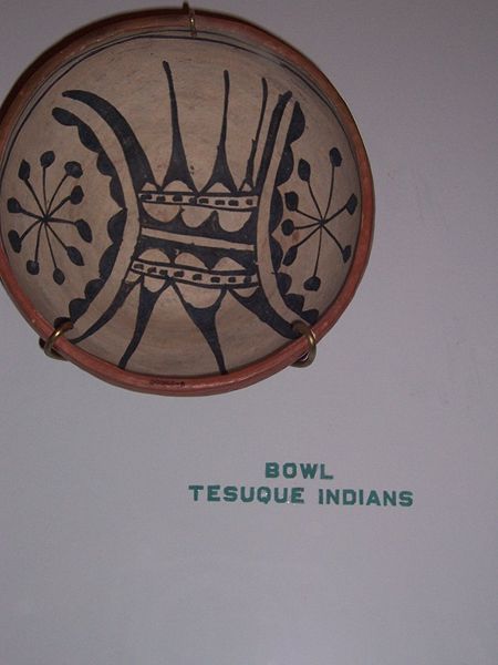 File:TesuqueJar2.jpg