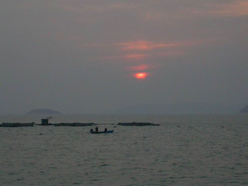 File:SUNRISING SEA6797.JPG