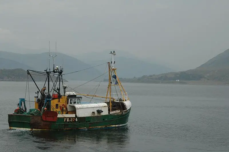 File:Fishing Trawler.jpg