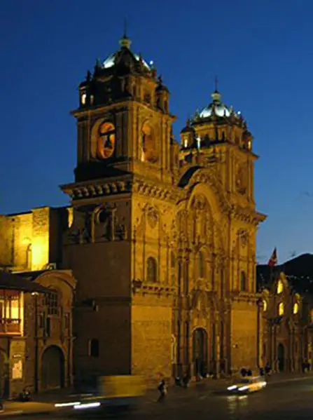 File:La Compania Cusco .jpg