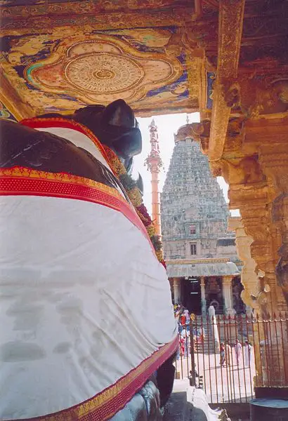 File:Nandi-MainGopuram-BrihadisvaraTemple-Thanjavur,India.jpg
