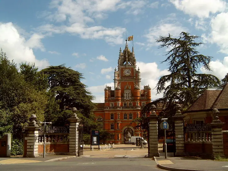 File:RoyalHolloway FrontEntrance.jpg