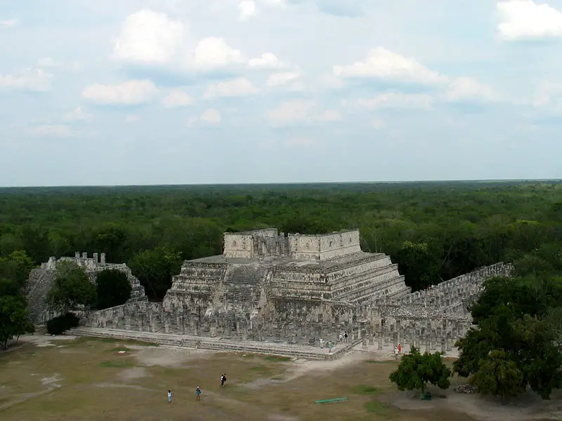File:Templo de los Guerreros-x768.jpg