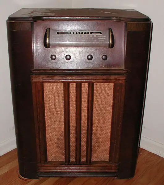 File:Truetone-Radio.jpg