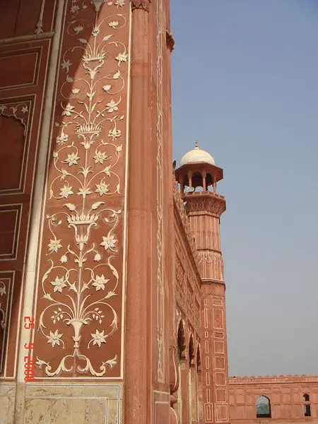 File:Shahi Mosque 9.jpg