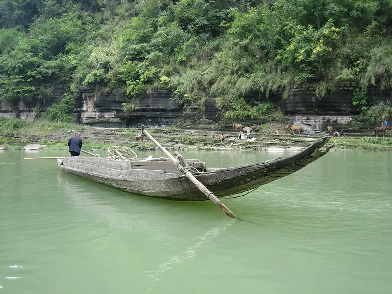 File:Traditional Miao Boat.jpg