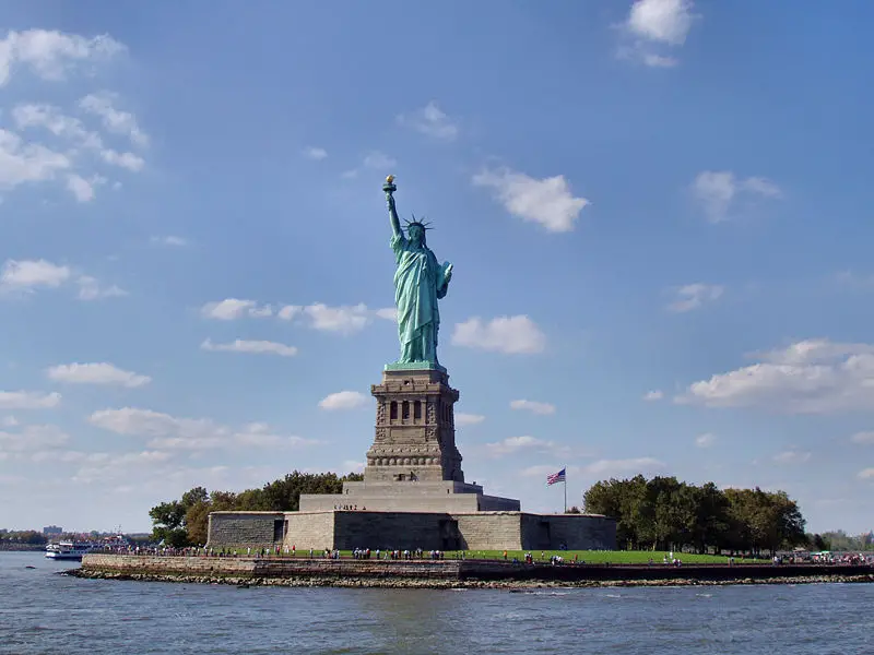 File:Liberty-statue-from-front2.jpg