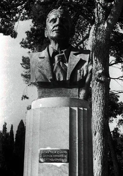 File:SirArthurEvans.JPG