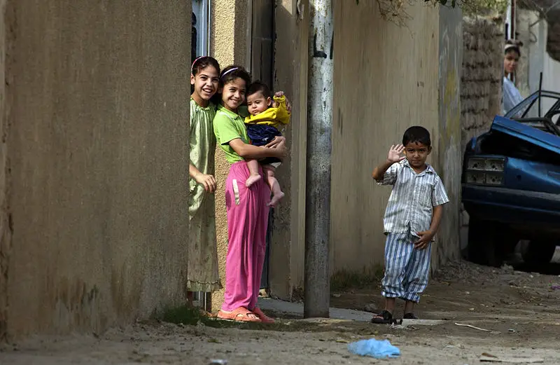 File:Children in Samarra.jpg