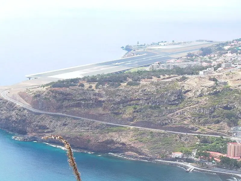 File:Flughafen Madeira 1.jpg