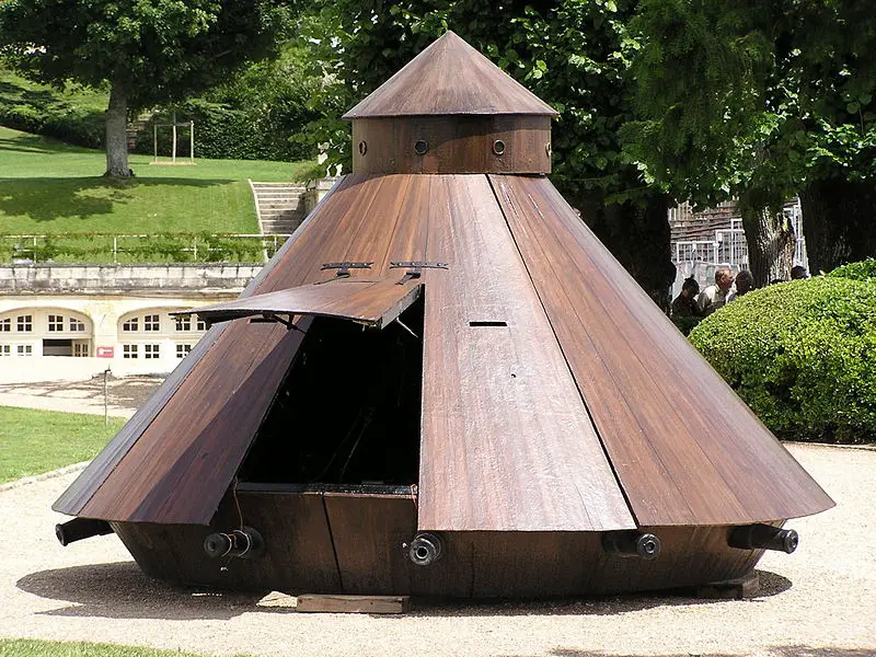 File:DaVinciTankAtAmboise.jpeg