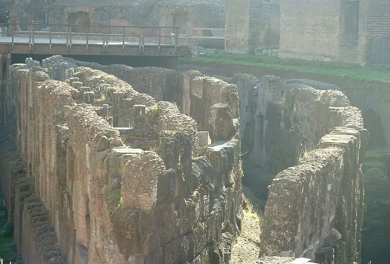 File:Colloseum-hypogeum-detail.jpg