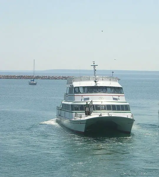 File:Mackinacferry.jpg