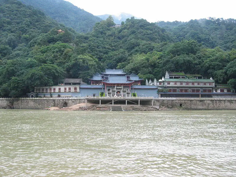 File:Feilai Temple.JPG