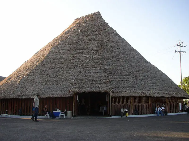 File:Umana Yana by Khirsah1.jpg