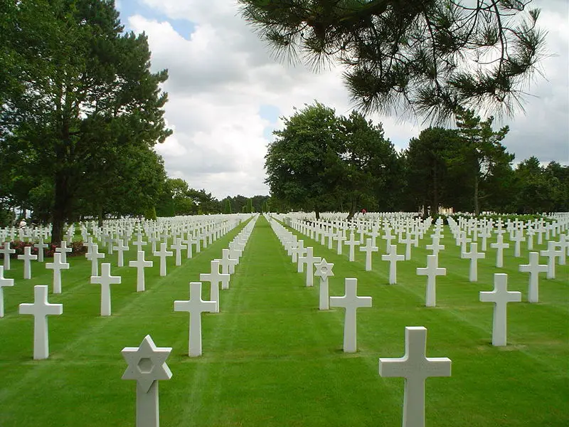 File:American military cemetery 2003.JPG