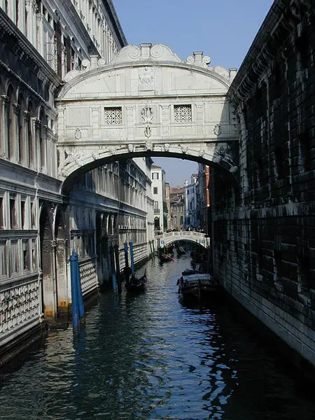 File:Venedig Seufzerbrücke.jpg