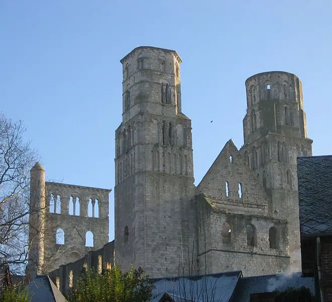 File:Jumièges.jpg