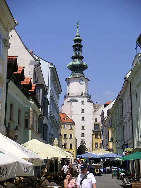 File:Ba-michalská brána.jpg