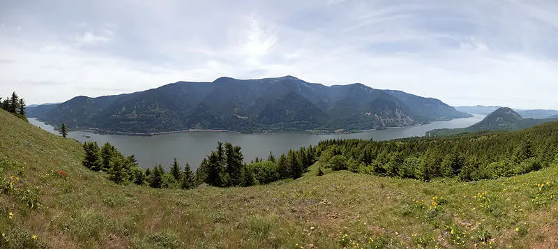 File:ColumbiaRGorgePano.jpg