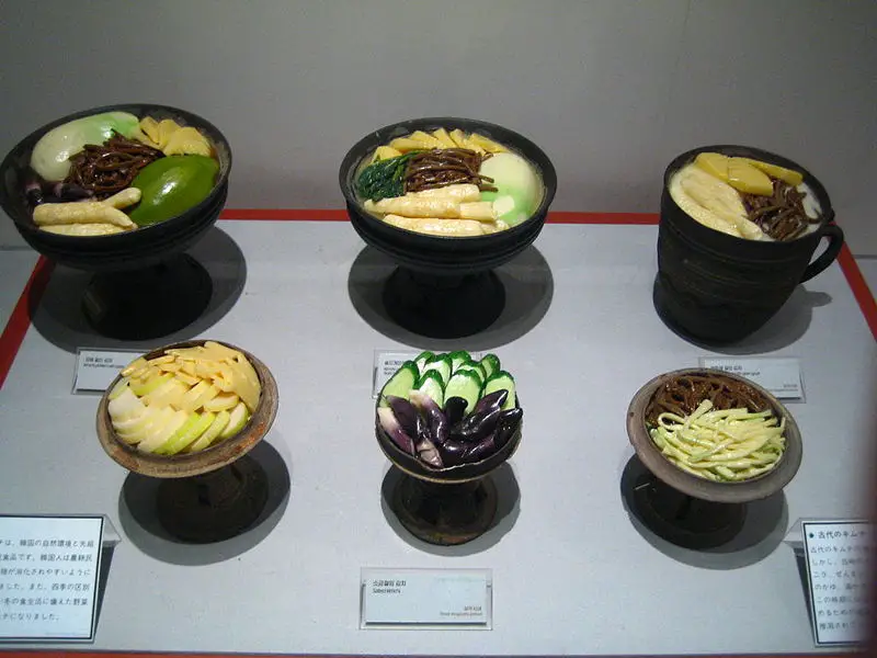 File:Korea-Kimchi-Ancient.form-Museum-01.jpg