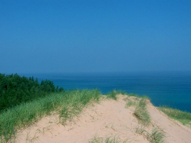 File:Grand Sable Dunes-804×603.JPG
