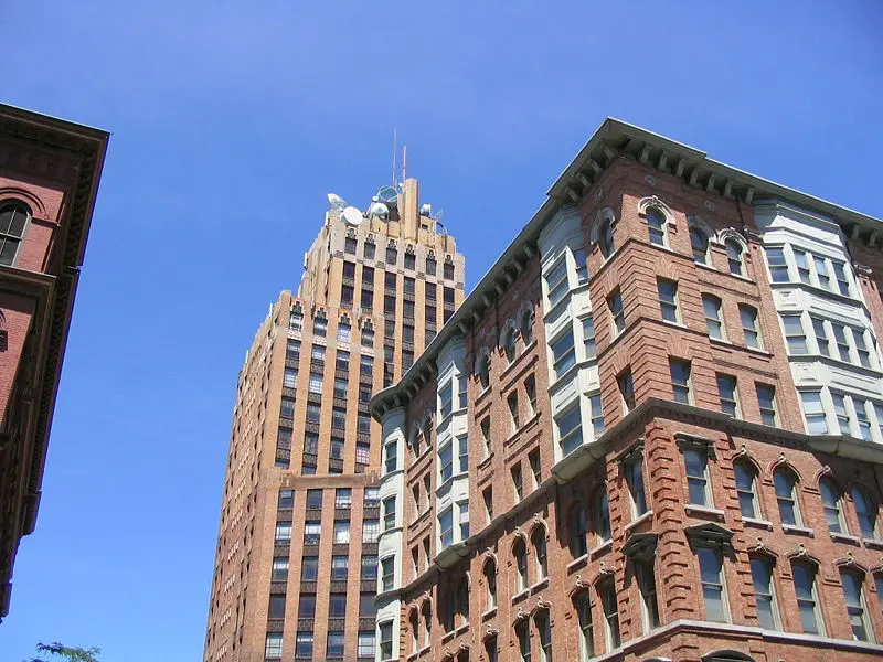 File:Statetowerbuildingsyr.jpg